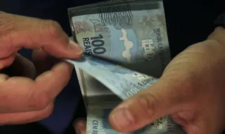 Dólar deve encerrar 2022 cotado a R$ 5,30