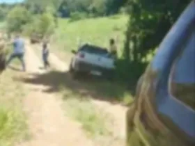 Duas famílias começaram um tiroteio devido a uma disputa de terras em Bom Jesus do Sul, no sudoeste do Paraná.