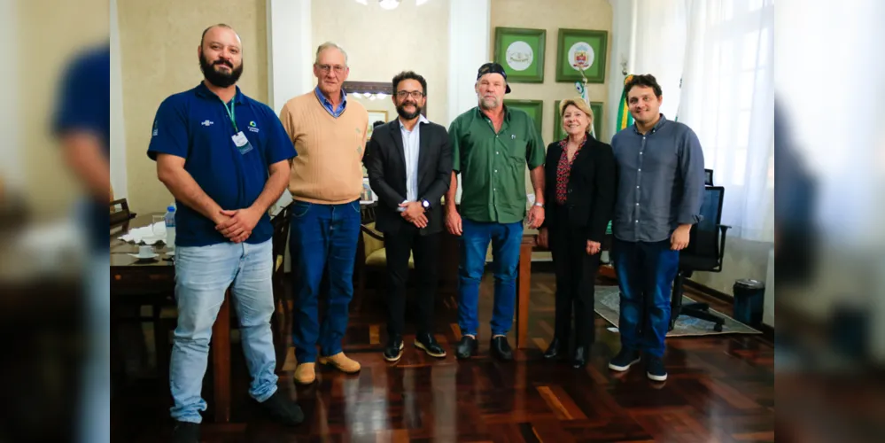 Prefeito Artur Butina recebeu a visita do diretor-presidente da Fomento Paraná, Heraldo Neves