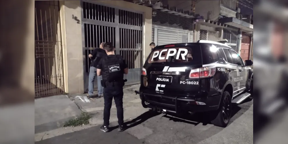 Polícia Civil deflagra operação contra associação criminosa responsável por aplicar o chamado 'golpe do motoboy' em mais de dez vítimas; buscas são feitas em PG e em duas cidades de São Paulo