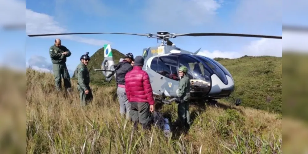 Rapaz de 31 anos estava ferido e foi resgatado por helicóptero da Polícia Militar