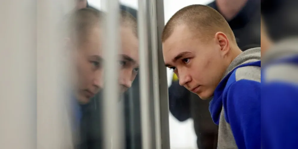 Vadim Shishimarin, 21, foi condenado a prisão perpétua no 1º julgamento de crime de guerra na Ucrânia, em Kiev