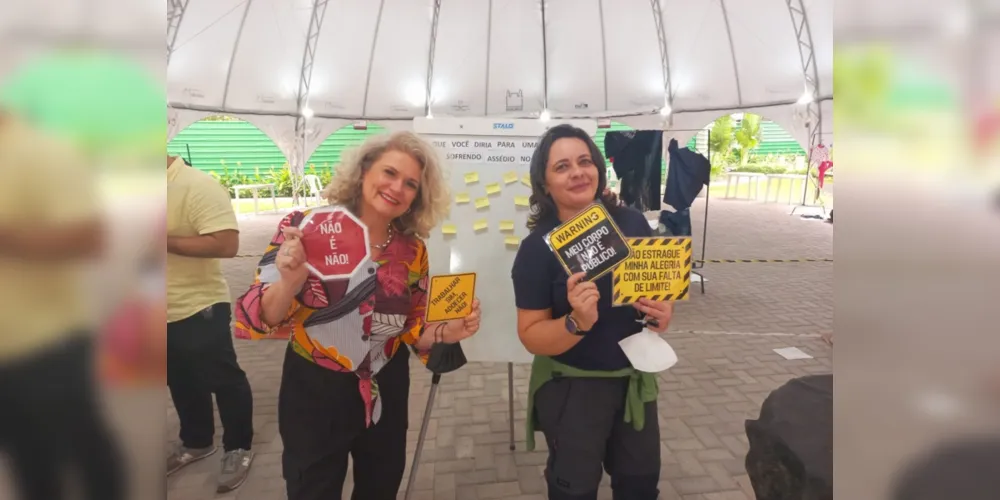 Adriana Suarez e Marcela Godoy coordenam trabalhos sobre assédio moral e sexual em Ponta Grossa; professoras ministram formação para funcionários da Fundação