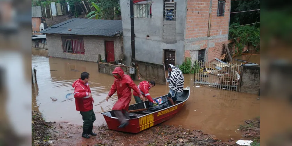 Nas últimas 12 horas, a cidade de Ponta Grossa foi afetada por um alto volume de chuvas