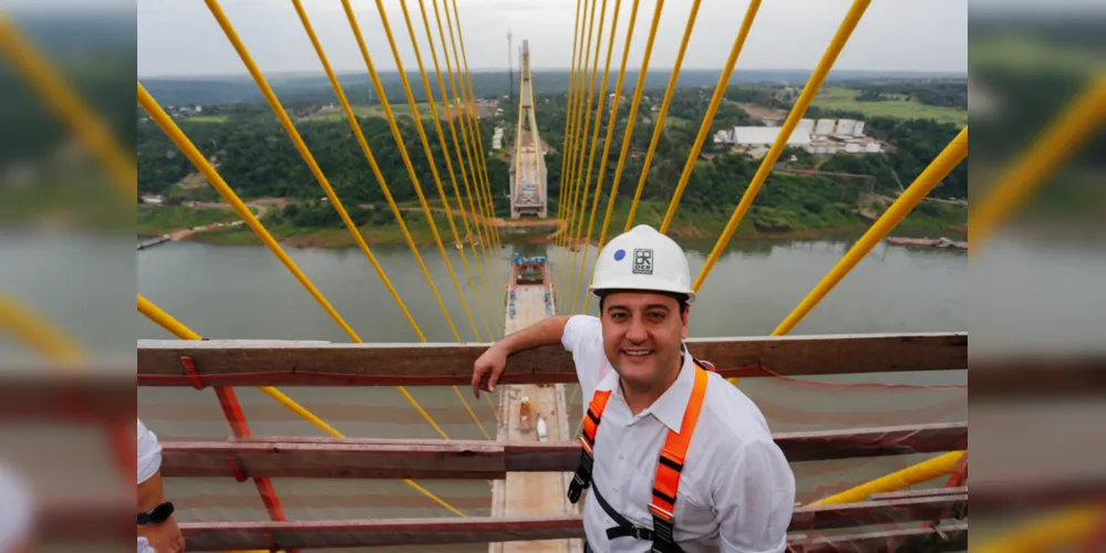 Governador Carlos Massa Ratinho Junior vistoria obra da Ponte da Integração Brasil-Paraguai.