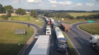 Congestionamento está sendo registrado na pista sentido norte do Paraná.
