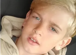 Garoto de 12 anos, foi encontrado inconsciente em sua casa na Inglaterra