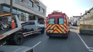 Acidente ocorreu na esquina entre as ruas Do Rosário e Visconde de Nacar, na região central da cidade