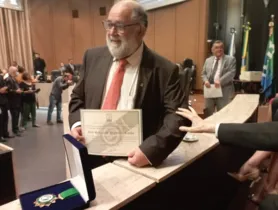 Homenagem aconteceu em cerimônia de instalação da Academia Brasileira de Letras da Magistratura