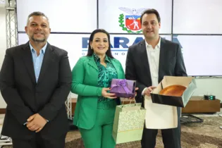 Ratinho Junior e Elisangela Pedroso destacam convênio firmado, que garante investimento de R$ 870 milhões em Carambeí