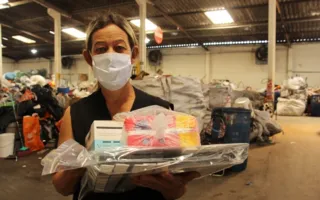 Doações como cestas de alimentos e cobertores, as máscaras vão contribuir para a prevenção da saúde