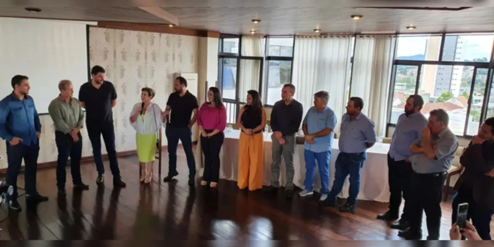 Prefeitos da Associação dos Municípios dos Campos Gerais participaram da iniciativa