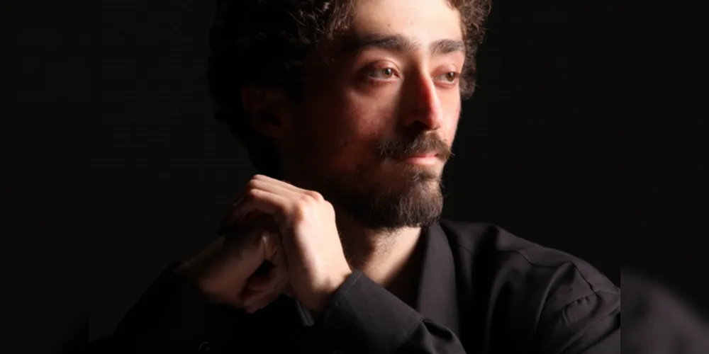 Texto de autoria de Sergio Batistel, formado em Letras Português/Espanhol pela UEPG