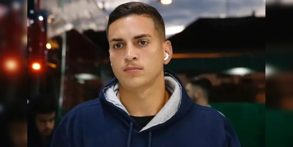 Defensor de 20 anos emprestado pelo Palmeiras apresentava sinais de embriaguez e se recusou a fazer o teste do bafômetro, segundo a Polícia Civil