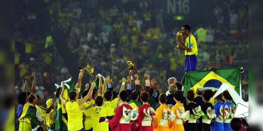 Longa sobre os bastidores do pentacampeonato da Copa do Mundo que o Brasil conquistou em 2002 é o grande destaque