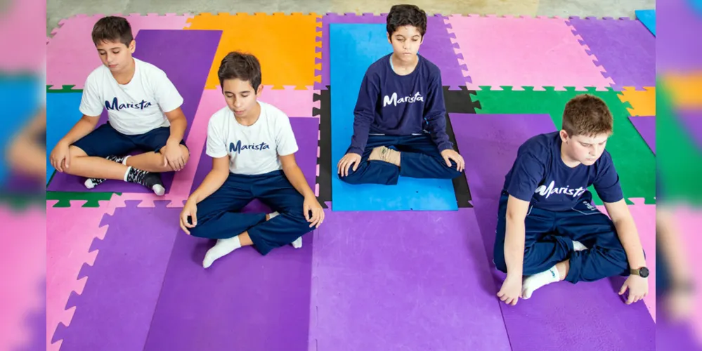 Quatro benefícios do yoga para crianças e adolescentes