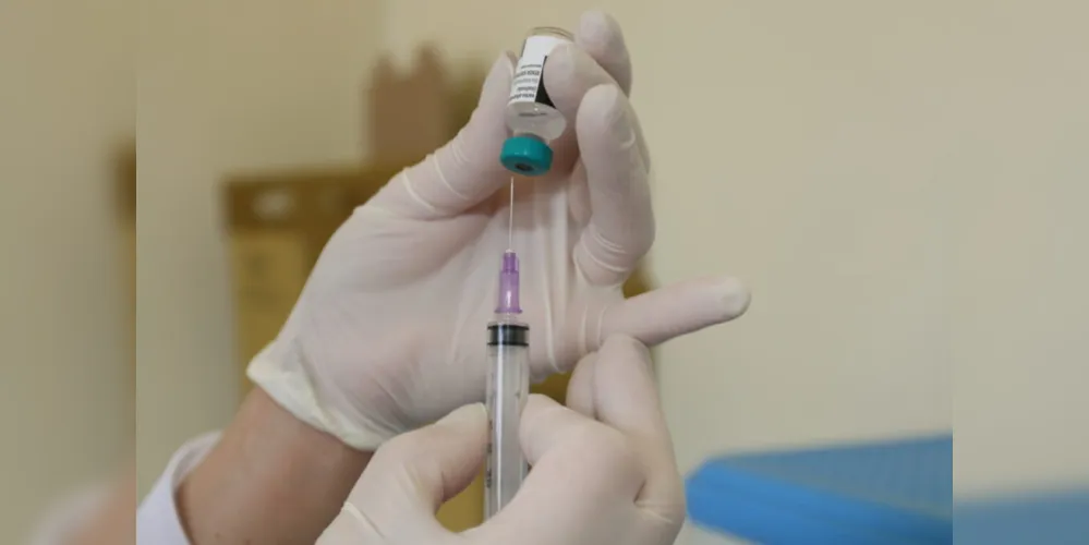 Vacinação está sendo feita em 21 Unidades Básicas de Saúde