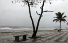 Chuva e vento forte trazem transtornos ao litoral do Paraná