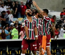 Jogadores do Fluminense comemorando a vitória contra o Flamengo pelo 'Brasileirão'