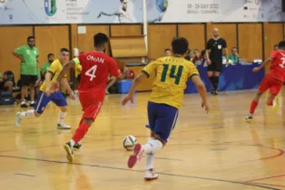 Ponta-grossense Dudu, formado no futsal da cidade, foi destaque na goleada de 9 a 0 contra Omã