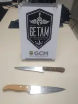 Guarda Municipal localizou as facas utilizadas no crime e uma pequena quantidade de cocaína