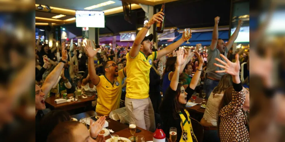 Vai ser feriado em dia de jogo do Brasil na Copa? O que diz a legislação |  aRede