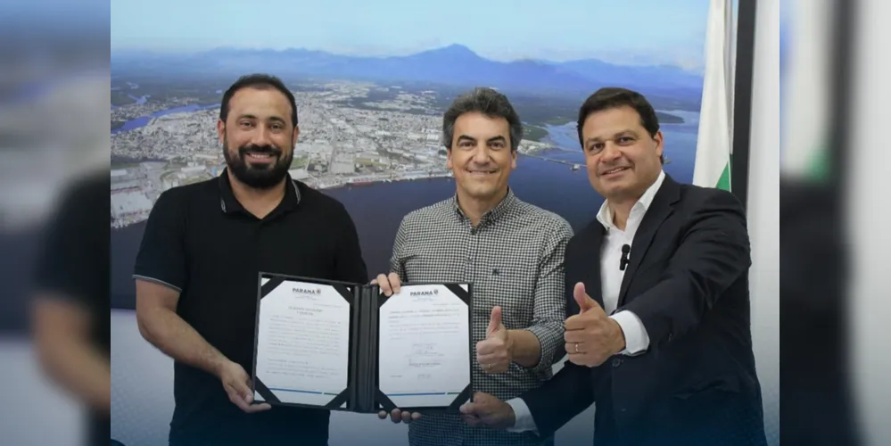 No momento da assinatura, o prefeito Henrique Carneiro estava acompanhado pelo deputado federal Sandro Alex (PSD) e pelo secretário estadual de Infraestrutura e Logística, Fernando Furiatti