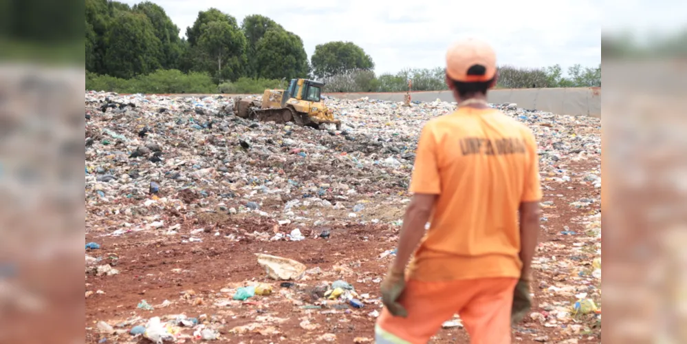 'Aterro Botuquara' tem 44 hectares e 21 destes em maciço - área em que era feito o depósito dos resíduos)