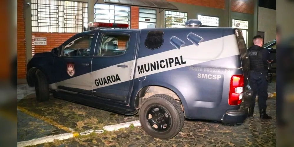 Agentes localizaram o suspeito em um bar na região do Distrito de Guaragi, em Ponta Grossa