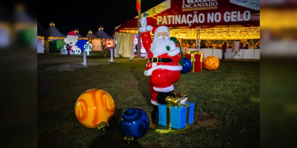 Neste sábado (3), o Papai Noel desembarca em Ponta Grossa a partir das 20h30