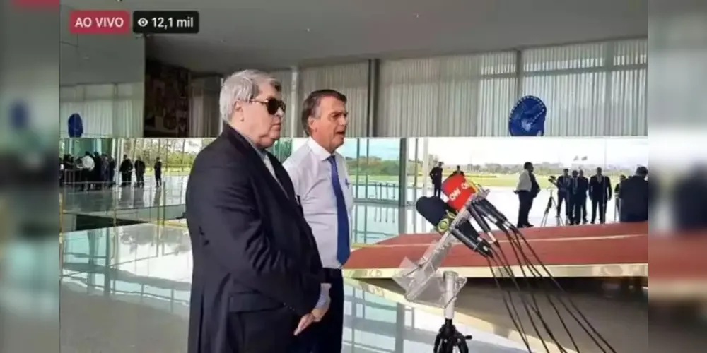 Presidente afirmou que só concorre à reeleição ao Palácio do Planalto para, segundo ele, evitar a volta de 'quadrilha de incompetentes' ao governo