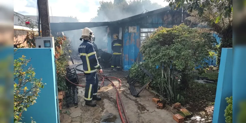 Mulher teria saído da residência cerca de meia hora antes do incêndio para ir ao mercado