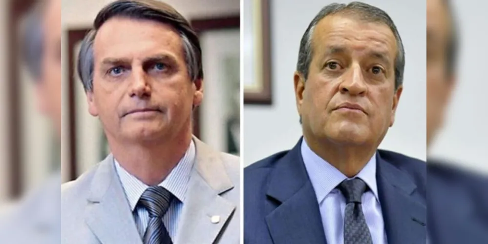 O presidente Jair Bolsonaro com Valdemar Costa Neto