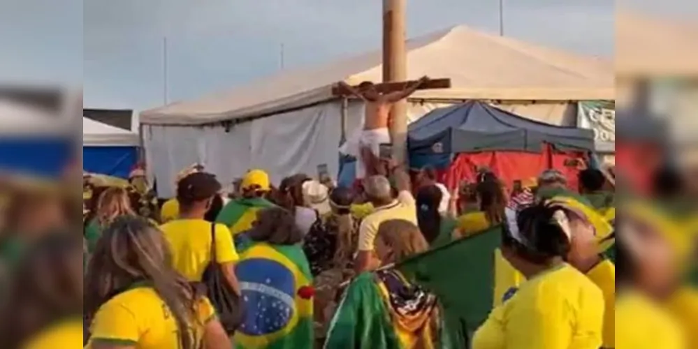 Os apoiadores do presidente Jair Bolsonaro (PL) estão acampados em frente ao QG do Exército há mais de mês