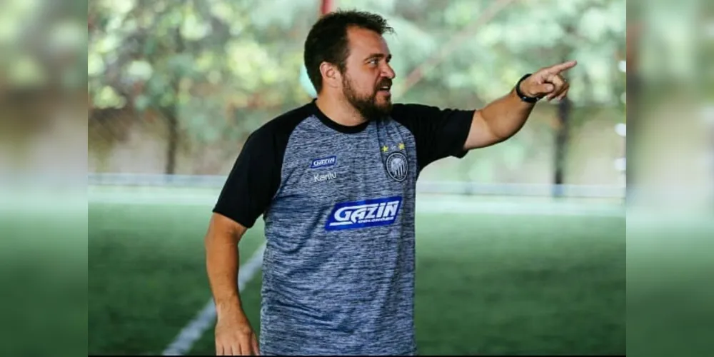 Eduardo Risden, fisiologista, é um dos dispensados pelo clube