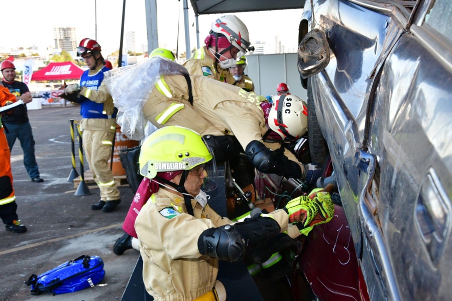 Bombeiros do Paraná conquistam 2º e 4º lugar em Desafio Nacional de Resgate Veicular -