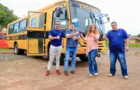 Educação de Tibagi recebe novo ônibus para o transporte escolar
