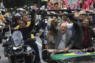 Bolsonaro estava em motociata, enquanto Lula foi a evento na avenida Paulista