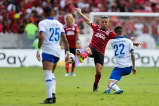 A tarde marcou as despedidas de Diego Ribas e Diego Alves no Flamengo