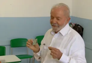 Lula votou na manhã deste domingo (30) em São Bernardo do Campo