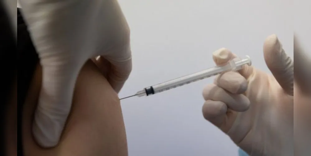Mais de 13 bilhões de doses das vacinas contra a covid-19 já foram aplicadas no mundo