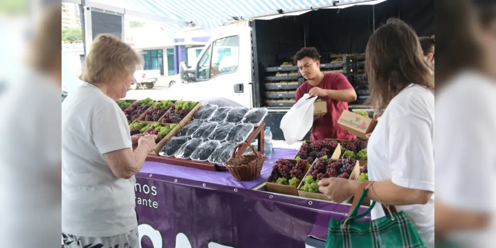 O primeiro final de semana de evento registrou um público estimado de 4 mil pessoas, além da venda de 10 toneladas de uva