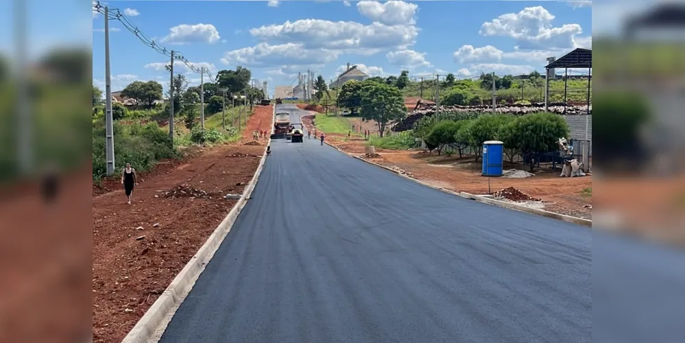 Com investimentos de mais de R$ 21,4 milhões, o projeto contempla a pavimentação de aproximadamente 10 km de vias
