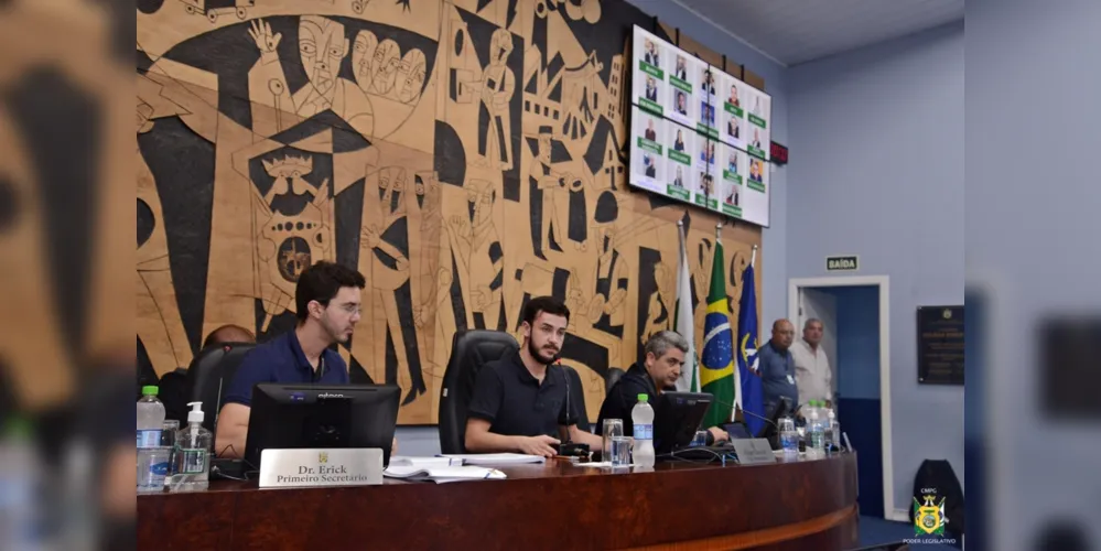 A emenda foi aprovada por todos os vereadores da Câmara Municipal de Ponta Grossa.