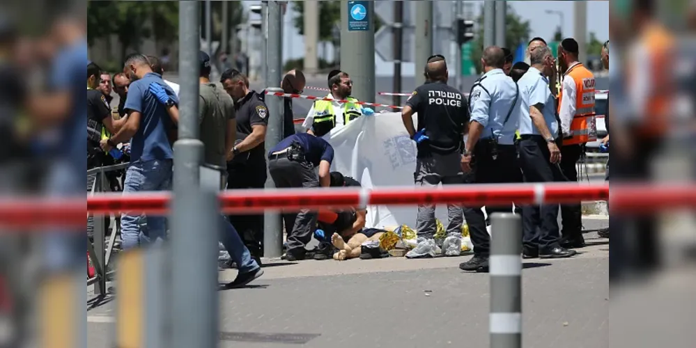 Vítimas ficaram gravemente feridas, de acordo com serviço de ambulâncias de Israel