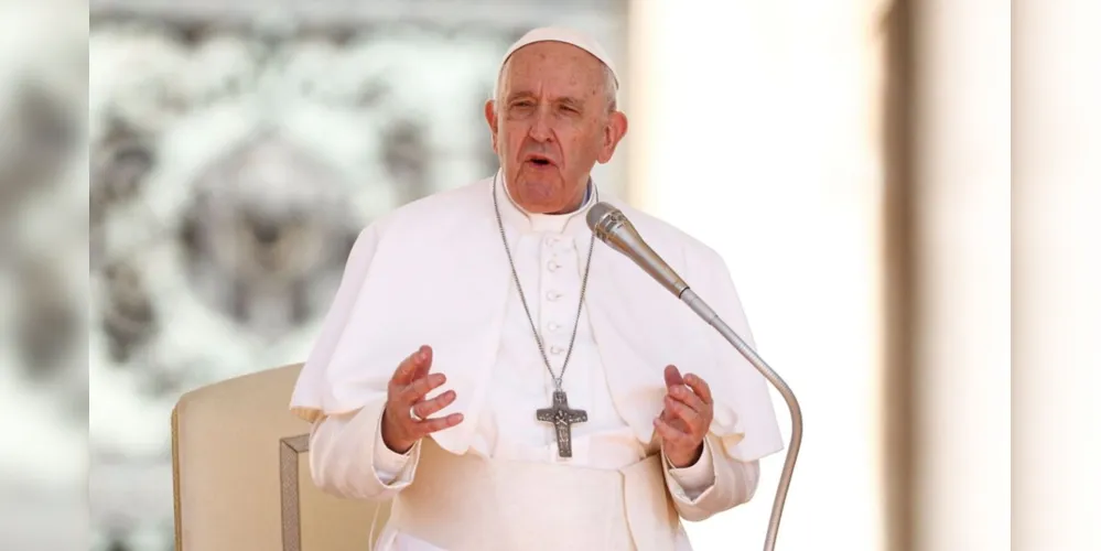 O Papa Francisco anunciou hoje que o seu antecessor está "gravemente doente" e pediu uma oração especial por Bento XVI.