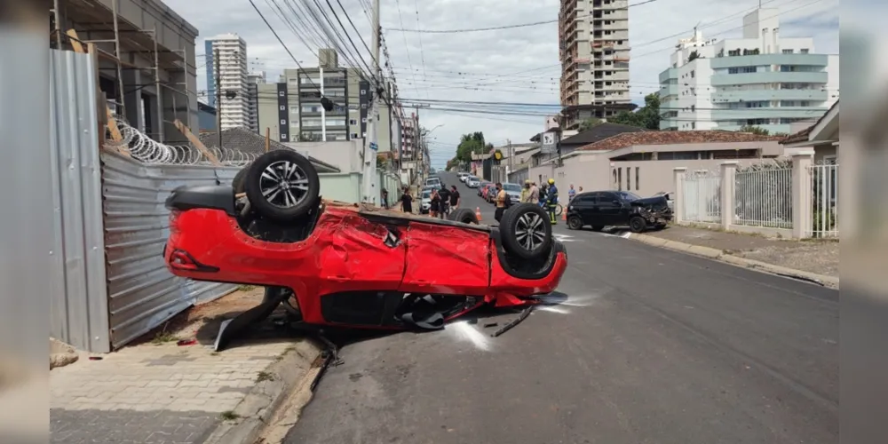 Colisão entre dois veículos ocorreu na tarde desta quarta-feira (28), na Vila Estrela