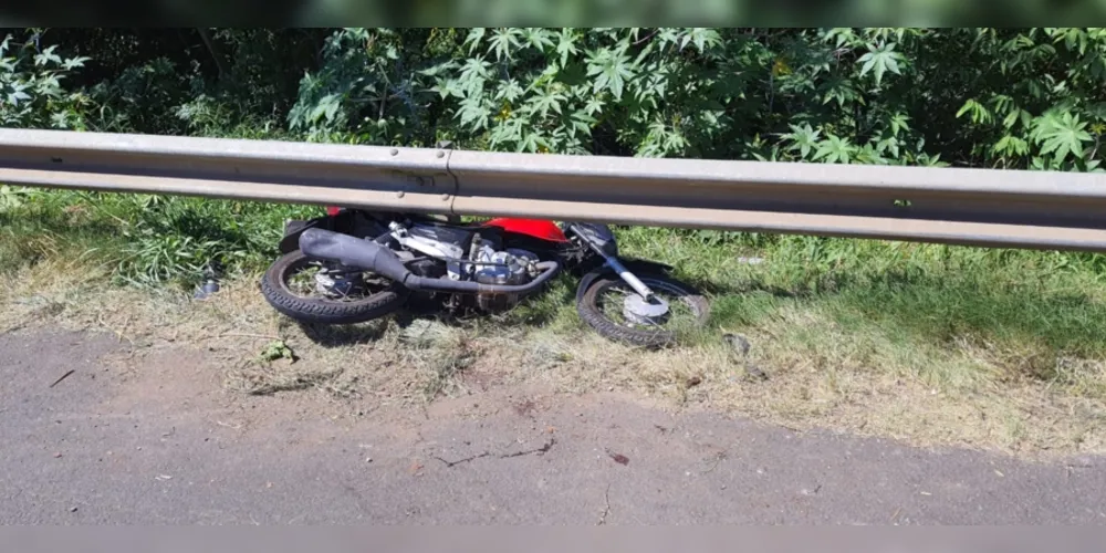 Motociclista ficou ferido após colisão na BR-376