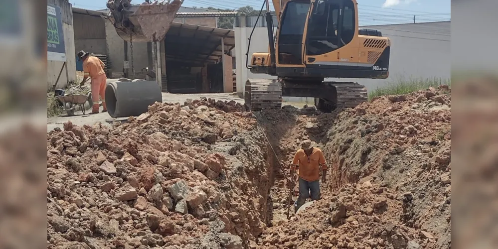 Prefeitura destacou, ainda na última semana, o avanço das obras de pavimentação que ocorrem no bairro Jardim Carvalho