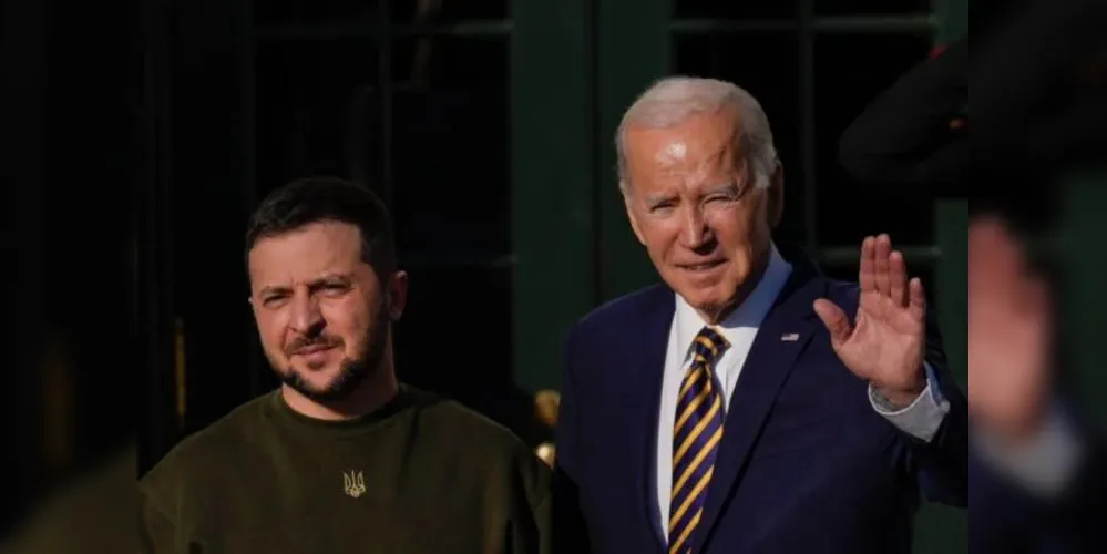 Presidente da Ucrânia, Volodymyr Zelensky, ao lado do presidente dos Estados Unidos, Joe Biden